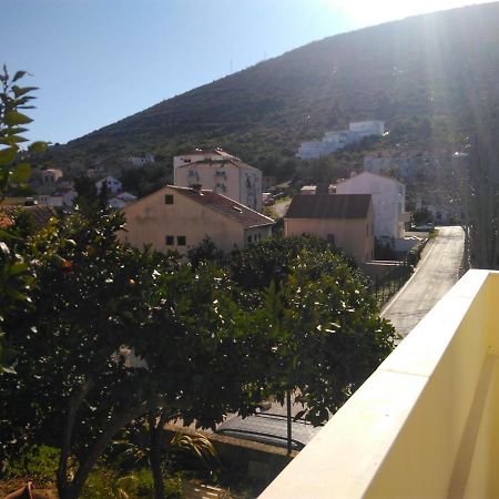 Отель Lemon House Вис Экстерьер фото