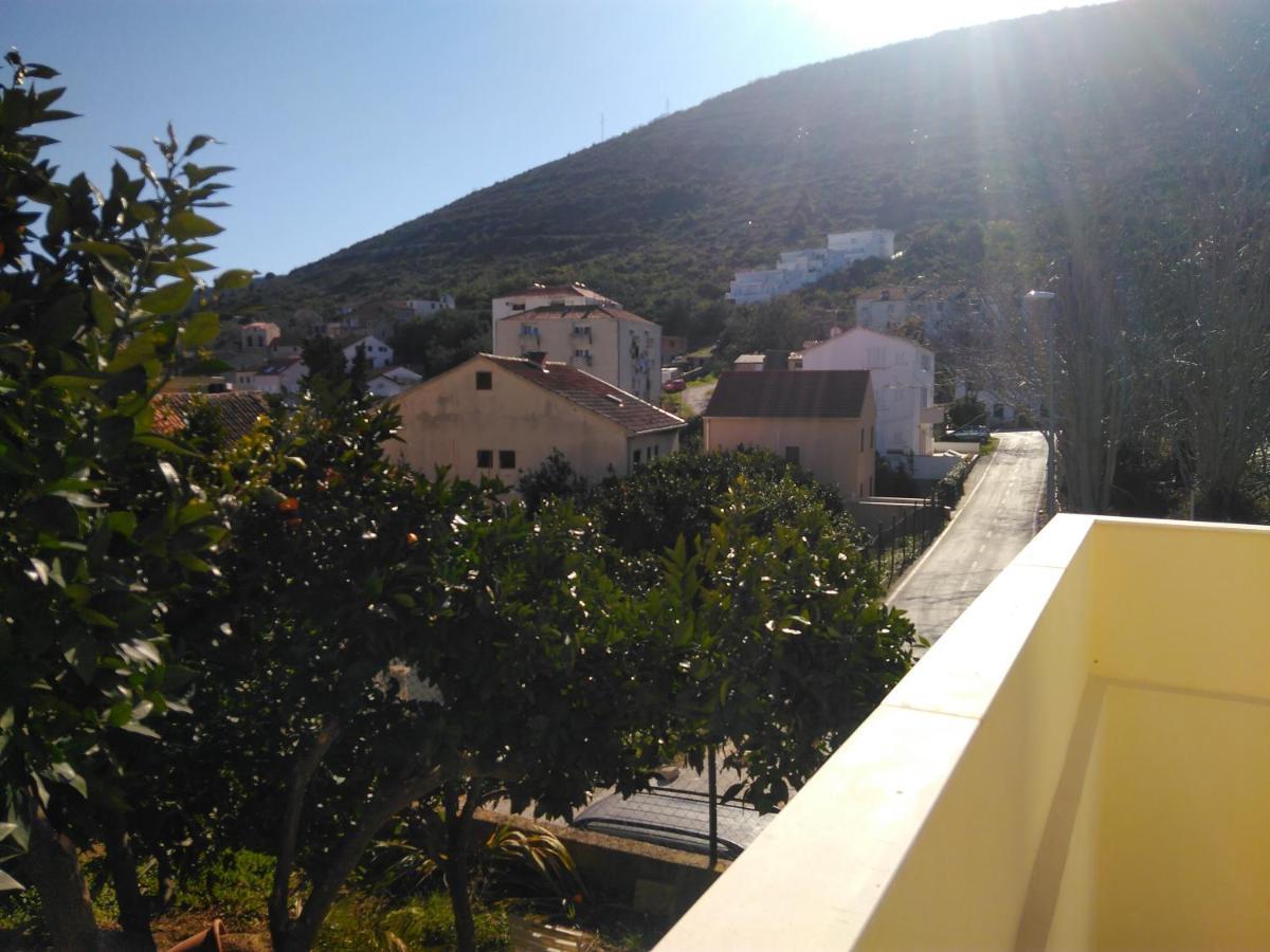 Отель Lemon House Вис Экстерьер фото